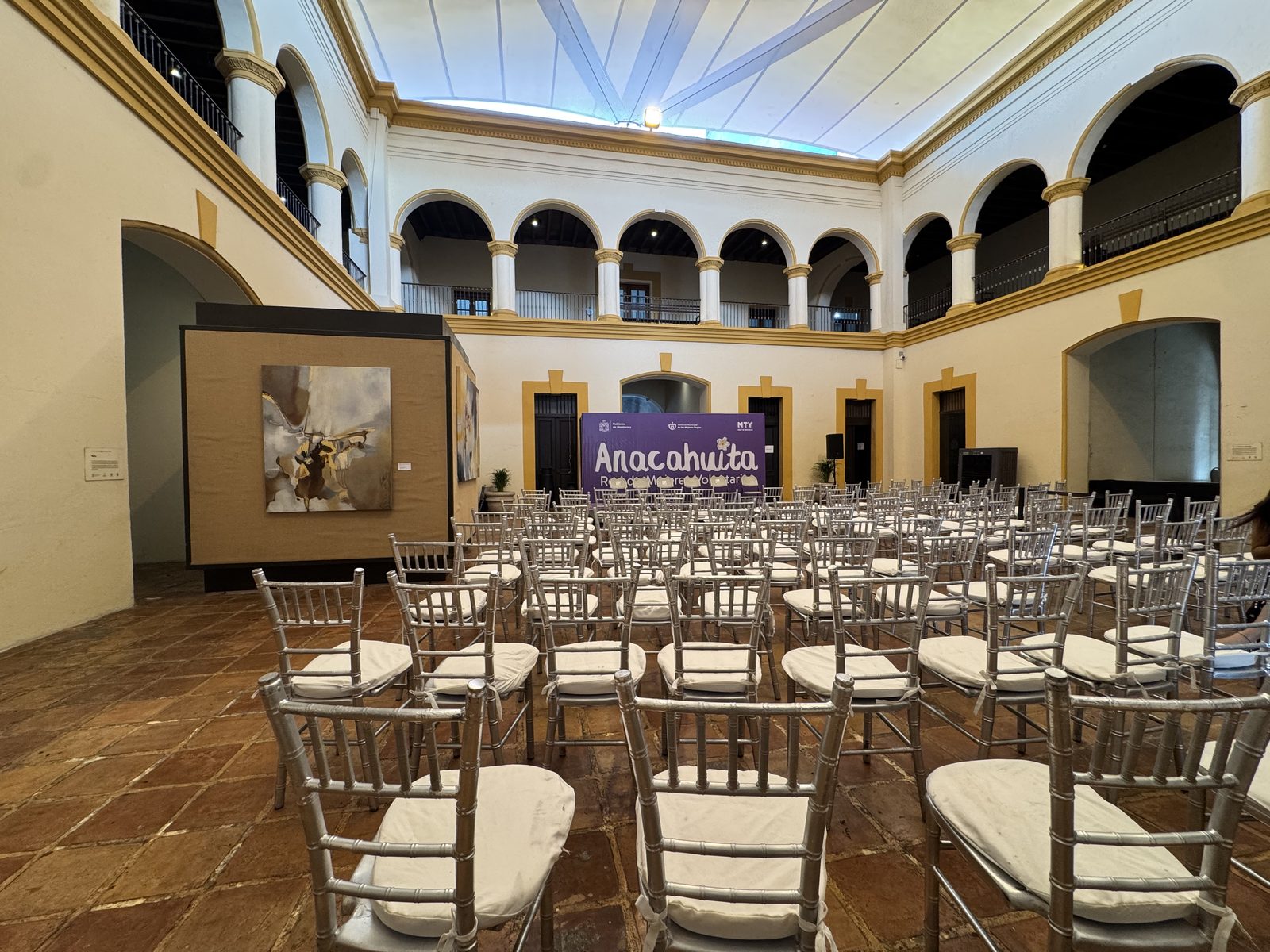 Sillas Chiavari para evento Anacahuita, Gobierno de Monterrey