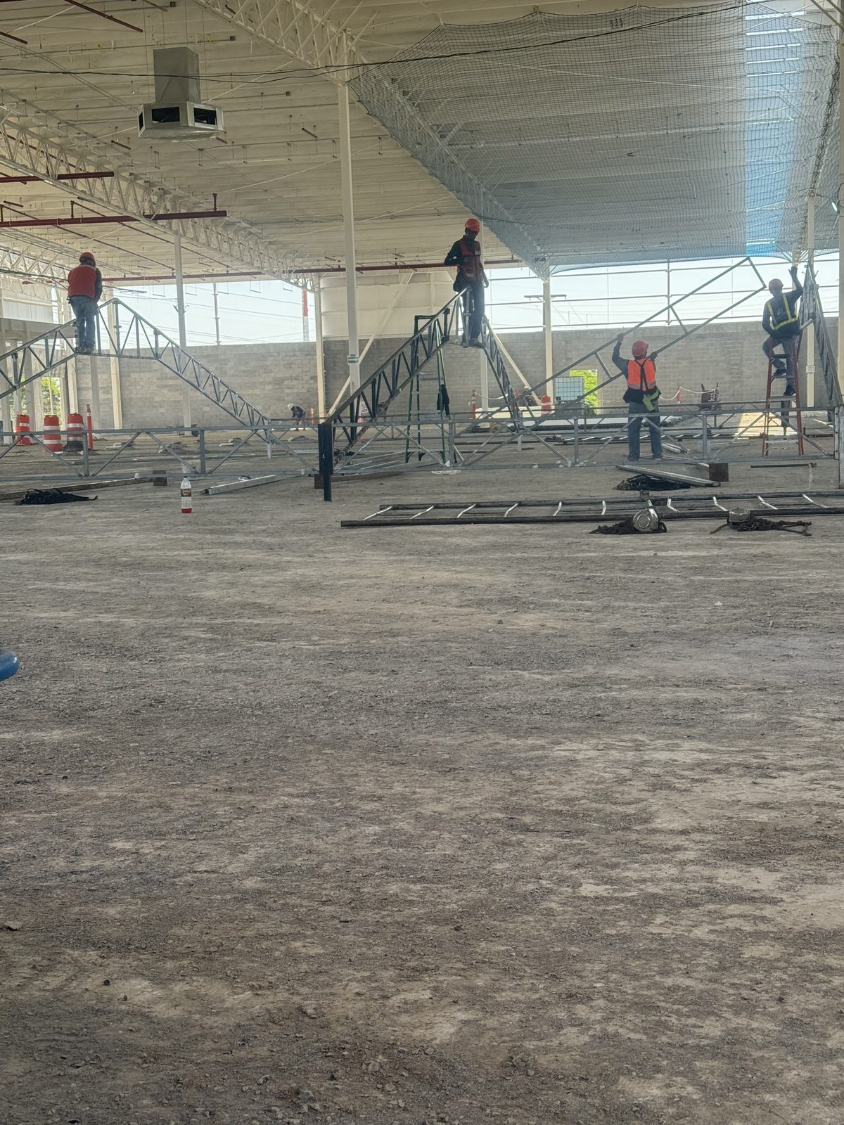 Montaje de estructura de carpa