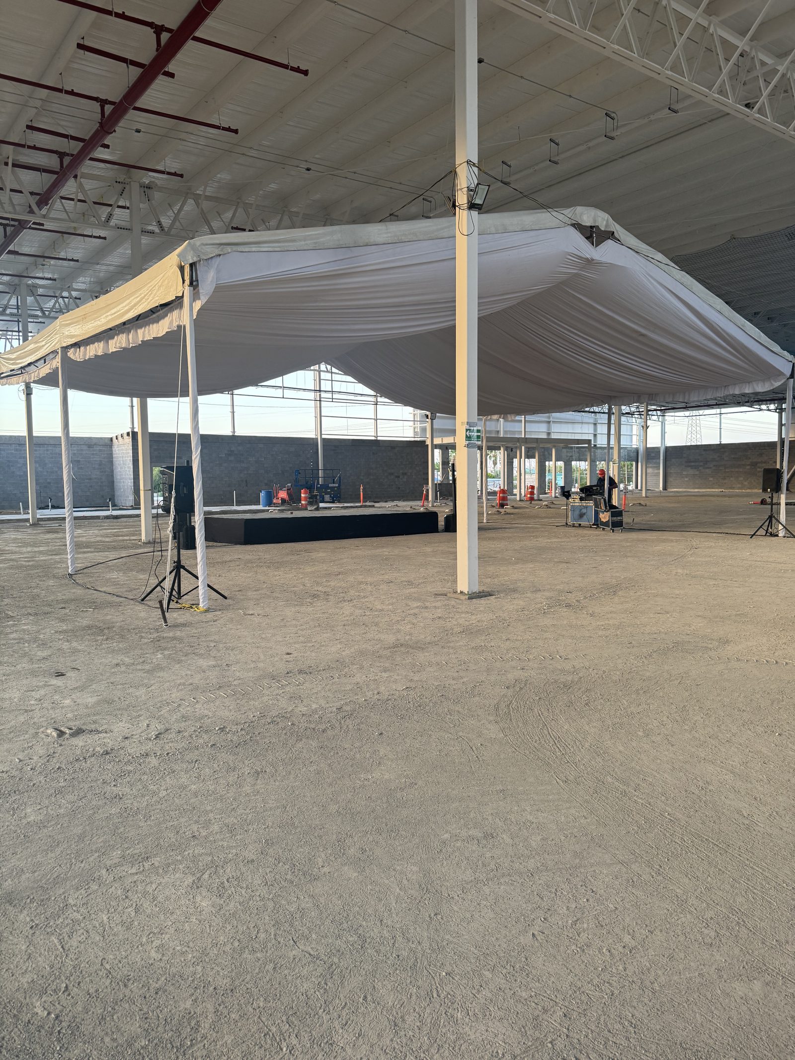 Carpa institucional terminada